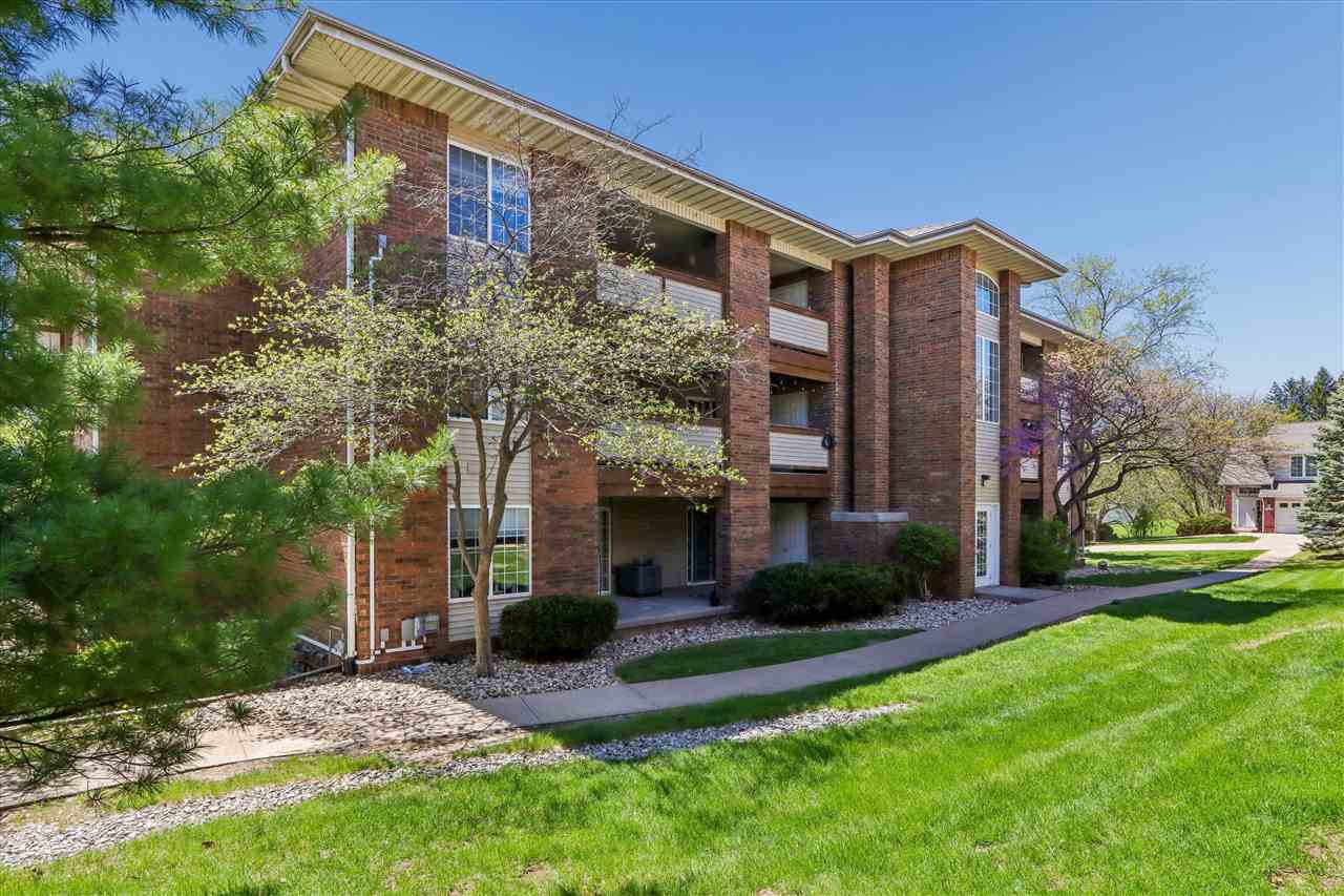 2592 Cascade Lane Iowa City IA 52246
