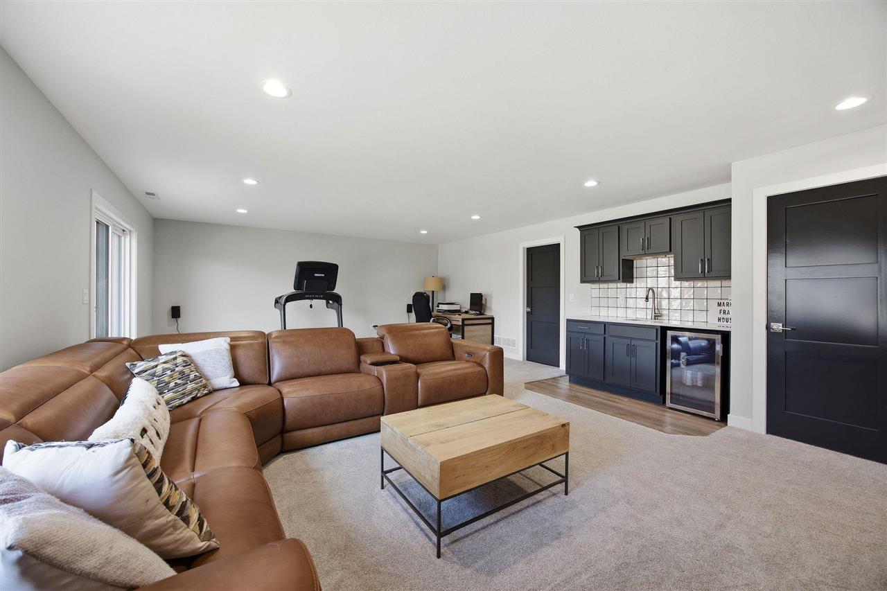 1003 Dubs Drive Iowa City IA 52246