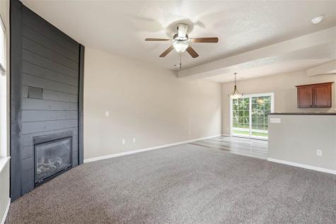1694 Burr Drive North Liberty IA 52317