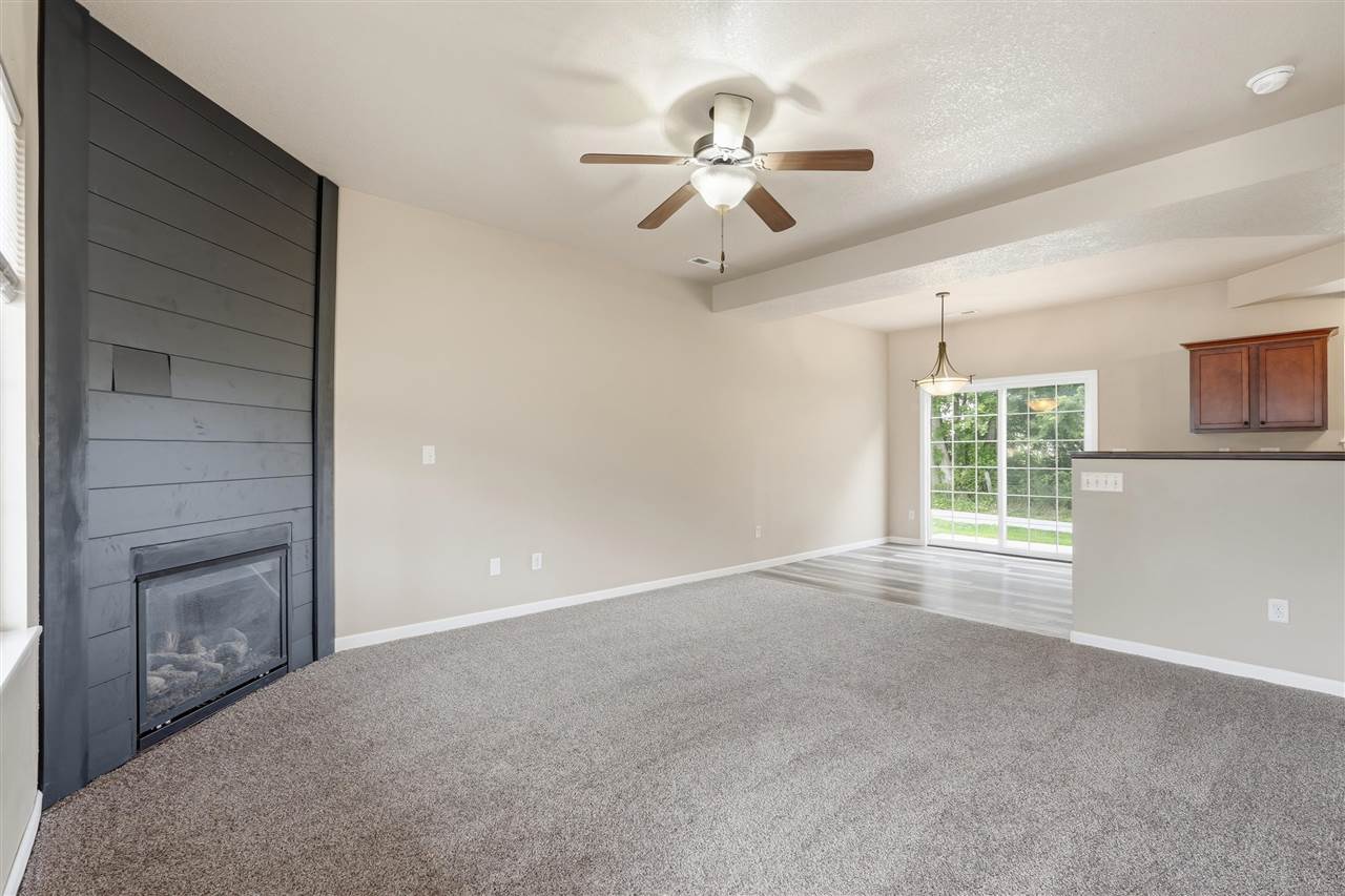 1694 Burr Drive North Liberty IA 52317