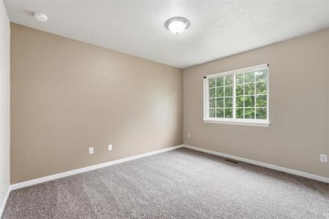 1694 Burr Drive North Liberty IA 52317