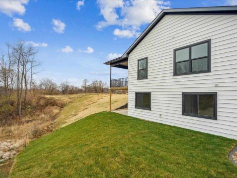 586 Maclan Circle Iowa City IA 52246