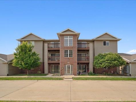 3131 Samuel Court SW #10 Cedar Rapids IA 52404
