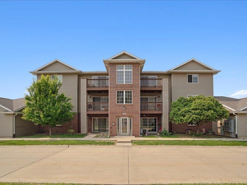3131 Samuel Court SW #10 Cedar Rapids IA 52404