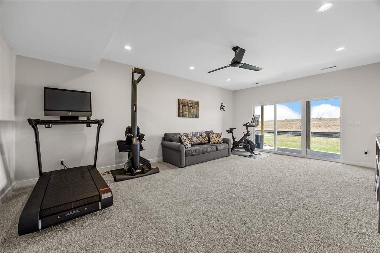 2886 Crimson Lane Coralville IA 52241