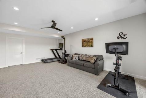 2886 Crimson Lane Coralville IA 52241