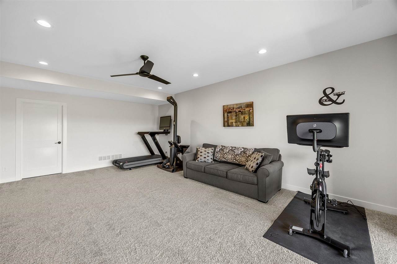 2886 Crimson Lane Coralville IA 52241