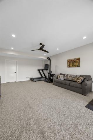 2886 Crimson Lane Coralville IA 52241