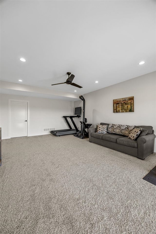 2886 Crimson Lane Coralville IA 52241