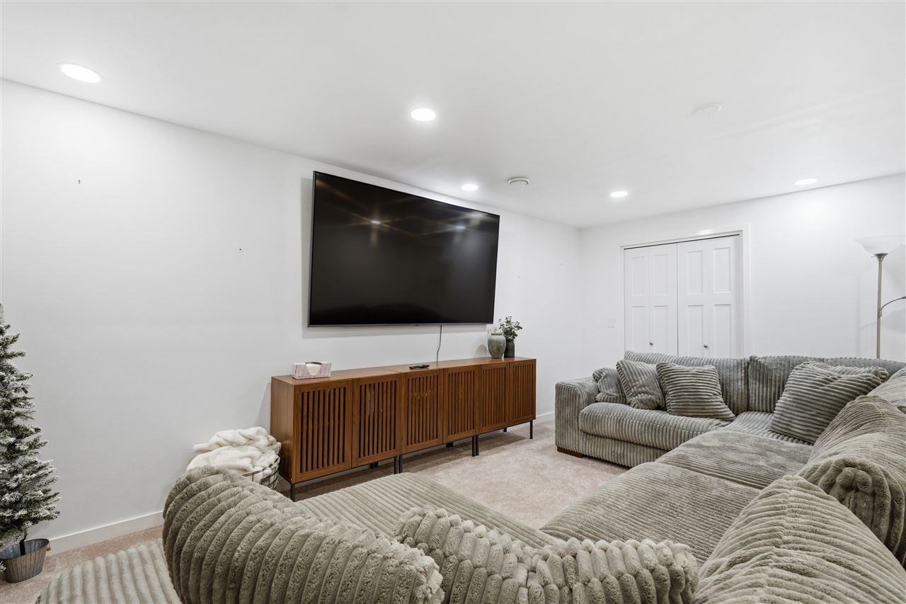 320 Amy Street Swisher IA 52338-9479