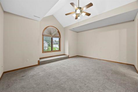 909 Dover Street Iowa City IA 52245