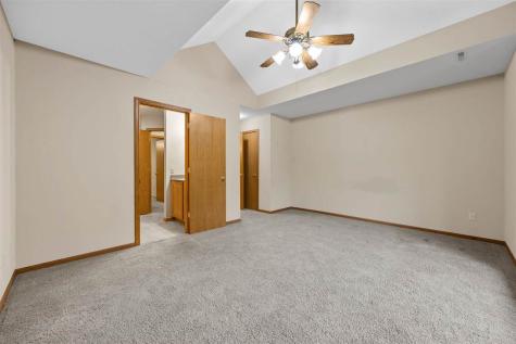 909 Dover Street Iowa City IA 52245