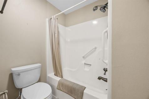 909 Dover Street Iowa City IA 52245