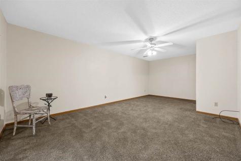 909 Dover Street Iowa City IA 52245