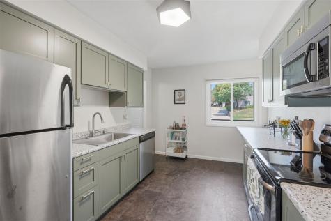 437 Peterson Street Iowa City IA 52245