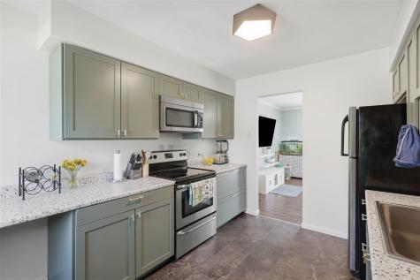 437 Peterson Street Iowa City IA 52245