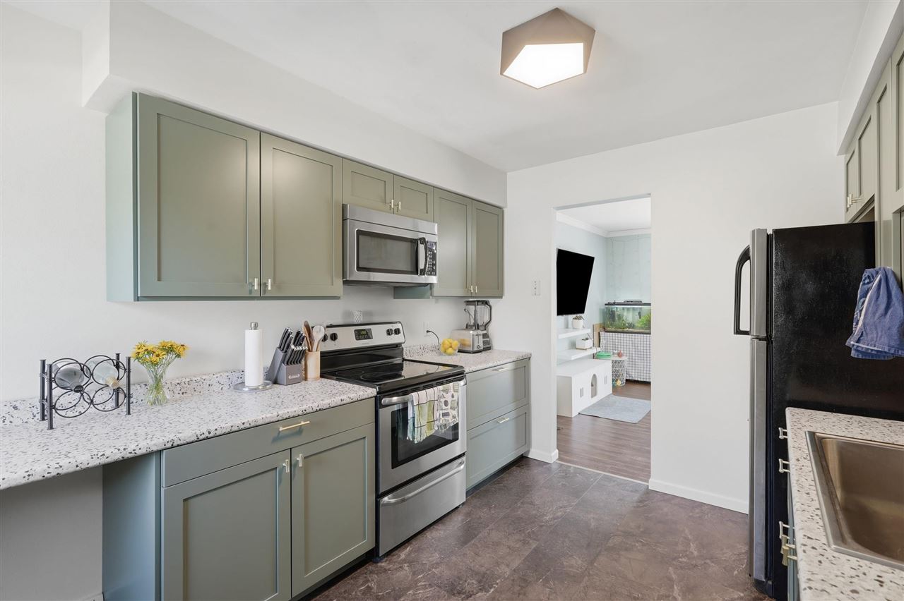 437 Peterson Street Iowa City IA 52245