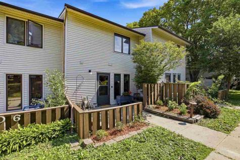 410 Hawaii Court Iowa City IA 52246