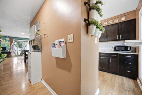 410 Hawaii Court Iowa City IA 52246