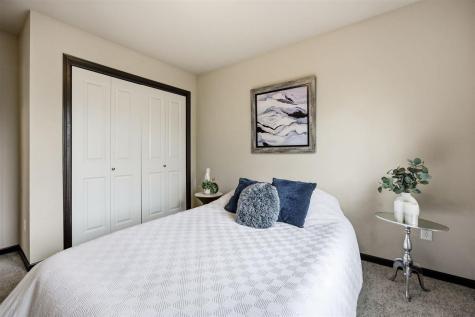 306 Piper Lane Solon IA 52333