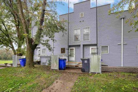 1152 Cambria Court Iowa City IA 52246