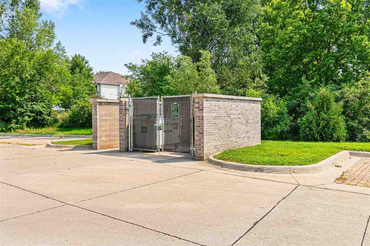 2863 Spring Rose Circle Coralville IA 52241
