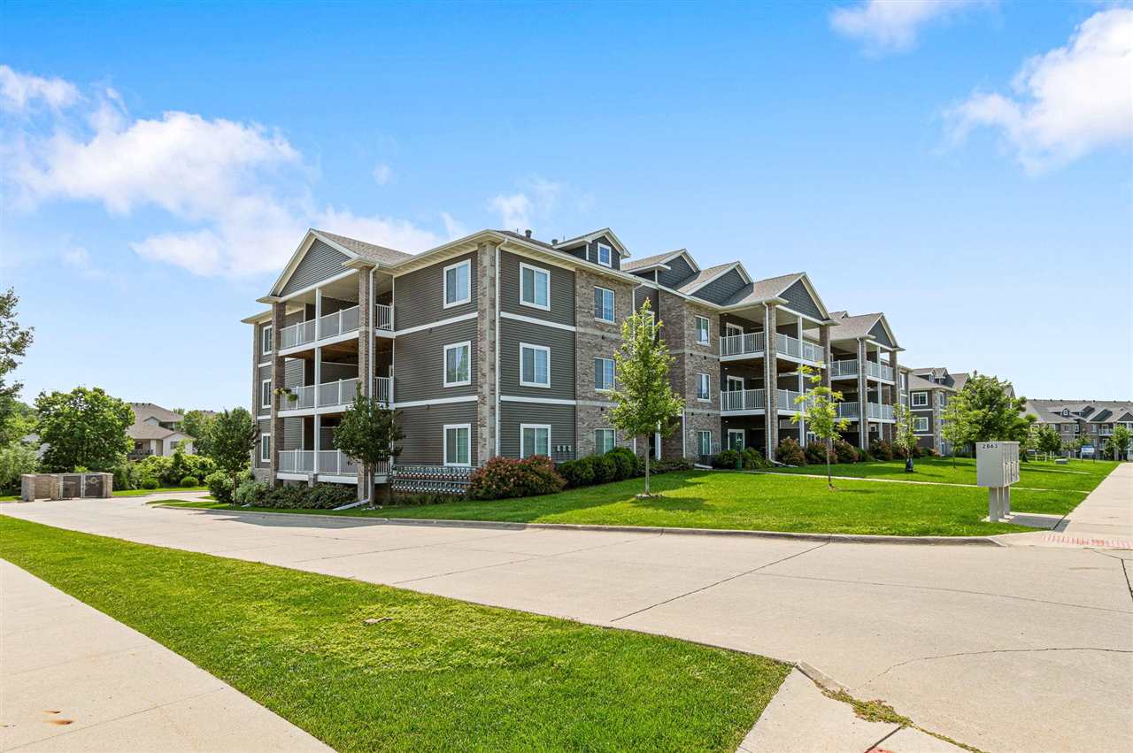 2863 Spring Rose Circle Coralville IA 52241