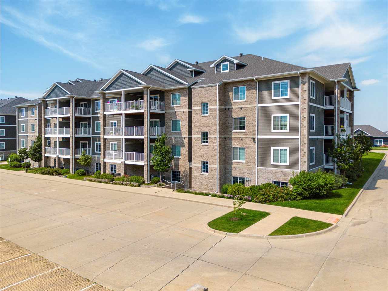 2863 Spring Rose Circle Coralville IA 52241
