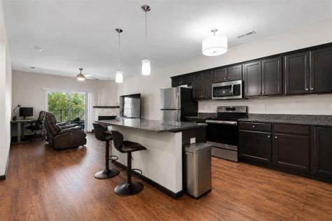 2863 Spring Rose Circle Coralville IA 52241