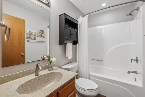 1506 Ranier Drive Iowa City IA 52246