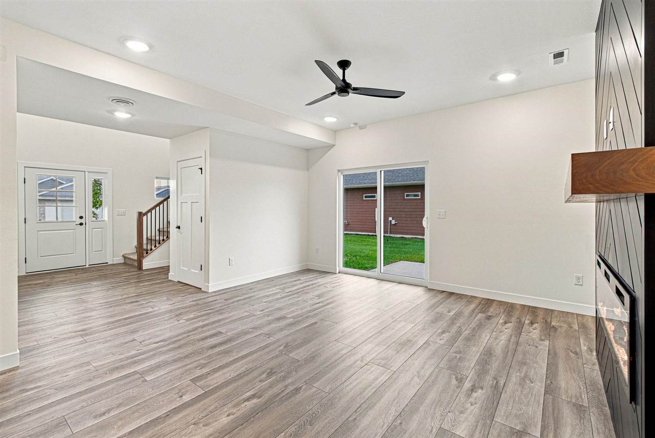 787 Charismatic Lane Iowa City IA 52240