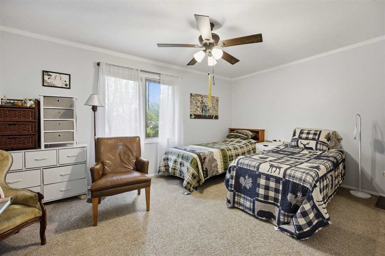 406 Hawaii Court Iowa City IA 52246