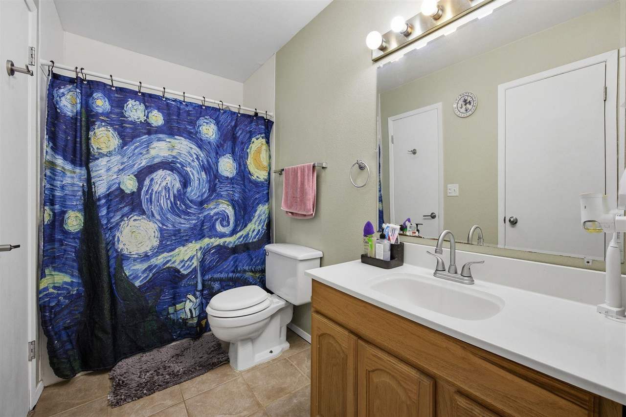 406 Hawaii Court Iowa City IA 52246