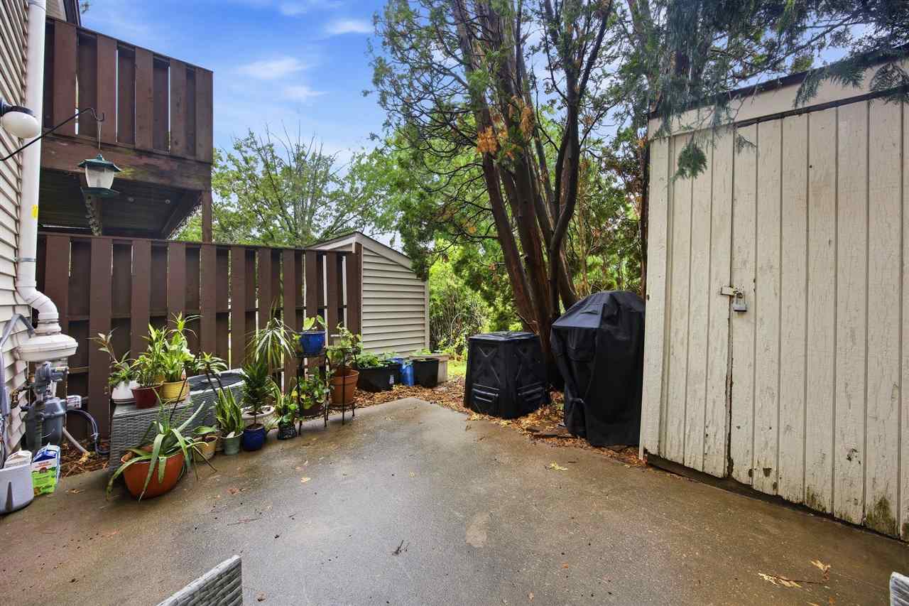 406 Hawaii Court Iowa City IA 52246