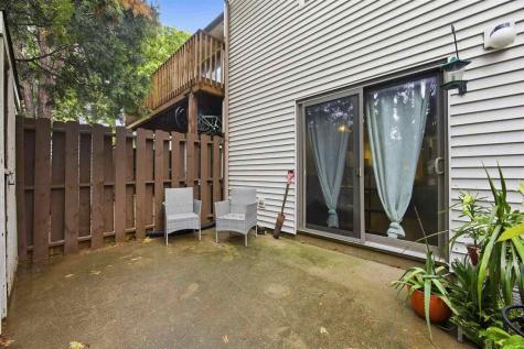 406 Hawaii Court Iowa City IA 52246