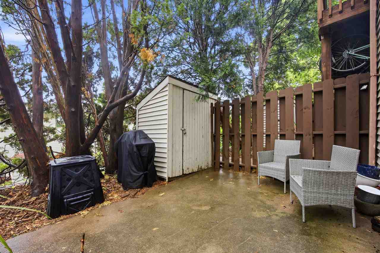 406 Hawaii Court Iowa City IA 52246