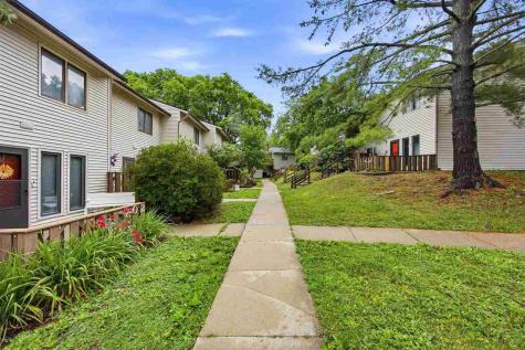 406 Hawaii Court Iowa City IA 52246