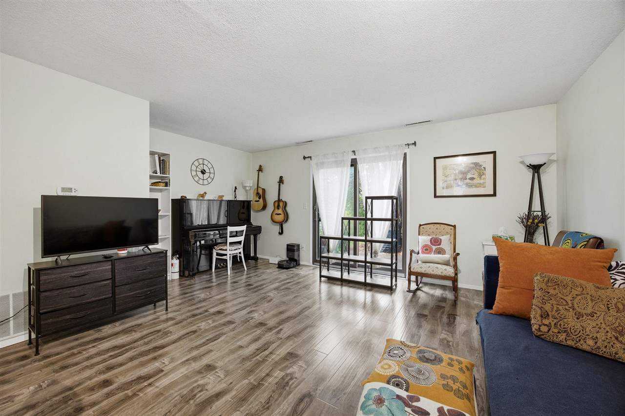 406 Hawaii Court Iowa City IA 52246