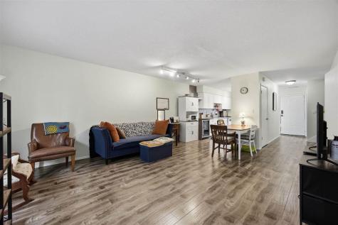 406 Hawaii Court Iowa City IA 52246