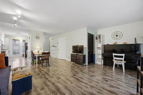 406 Hawaii Court Iowa City IA 52246