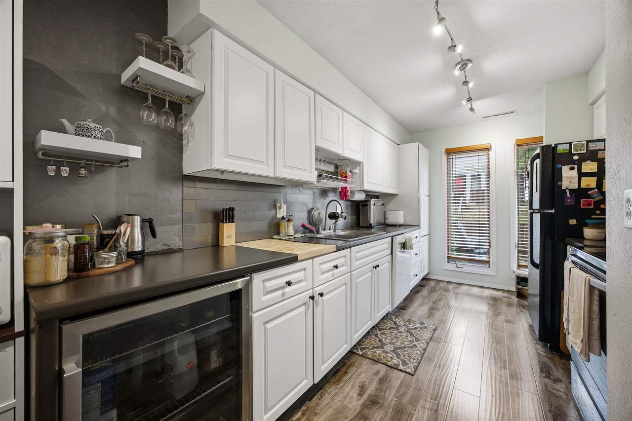 406 Hawaii Court Iowa City IA 52246