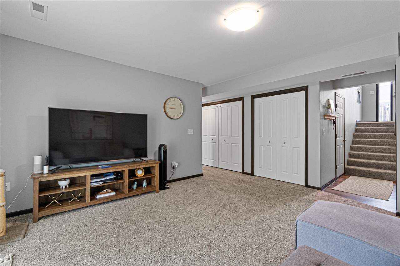 347 Cypress Court Solon IA 52333