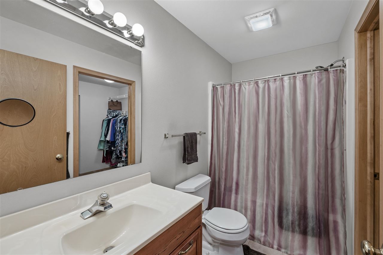 664 J Avenue NE Cedar Rapids IA 52402