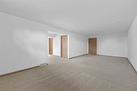 664 J Avenue NE Cedar Rapids IA 52402