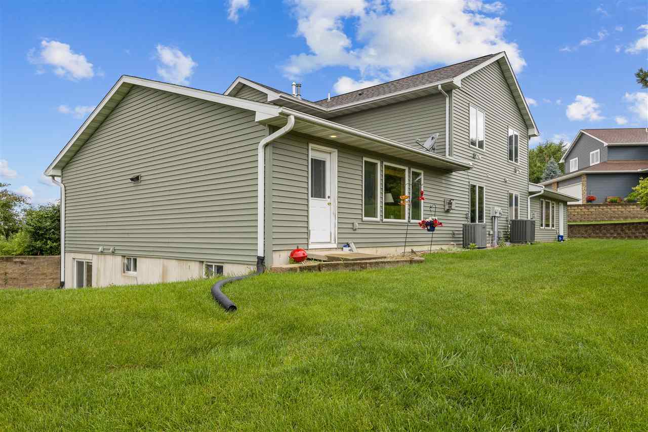 664 J Avenue NE Cedar Rapids IA 52402