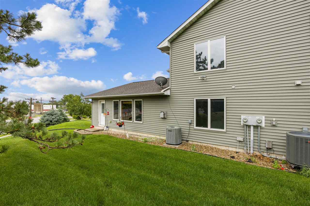 664 J Avenue NE Cedar Rapids IA 52402