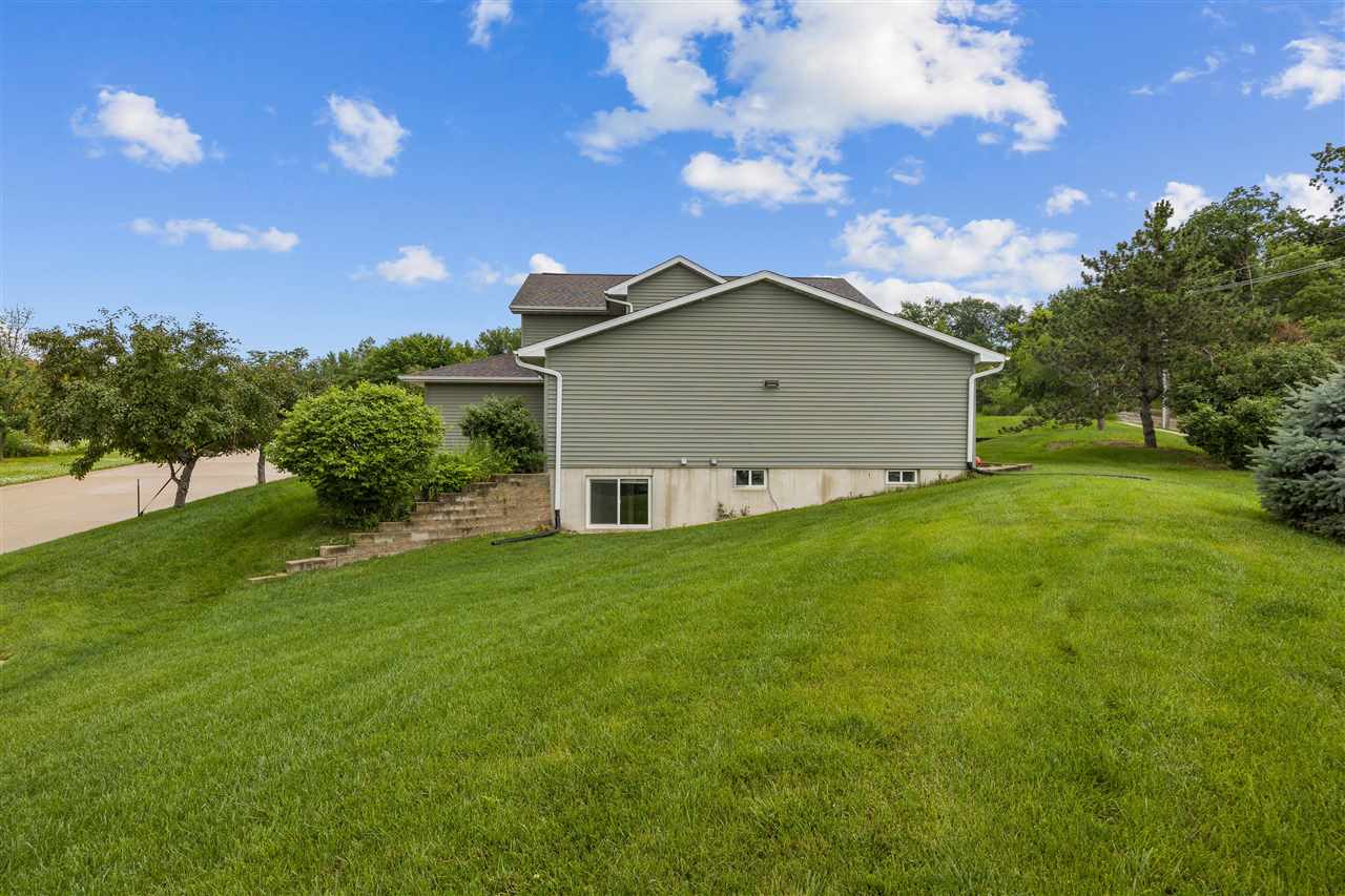 664 J Avenue NE Cedar Rapids IA 52402