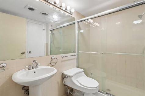 1512 1st Avenue Coralville IA 52241