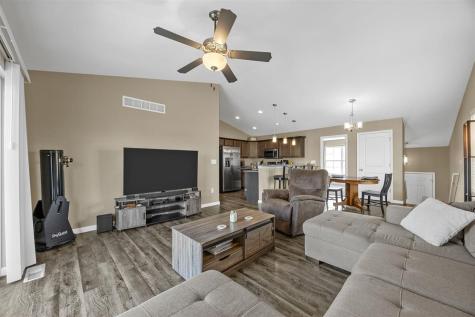 380 Tanglewood Drive Solon IA 52333