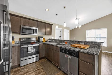 380 Tanglewood Drive Solon IA 52333